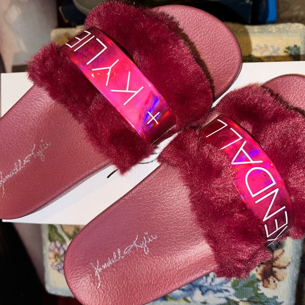 Kendall&Kylie Fur Slides - Picture 2 of 7